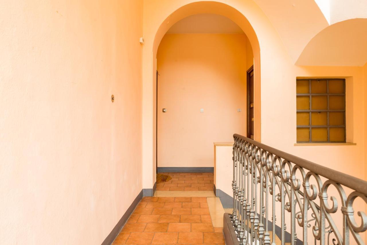 Alessandria Central Apt 10Min Walk Central Station Luaran gambar