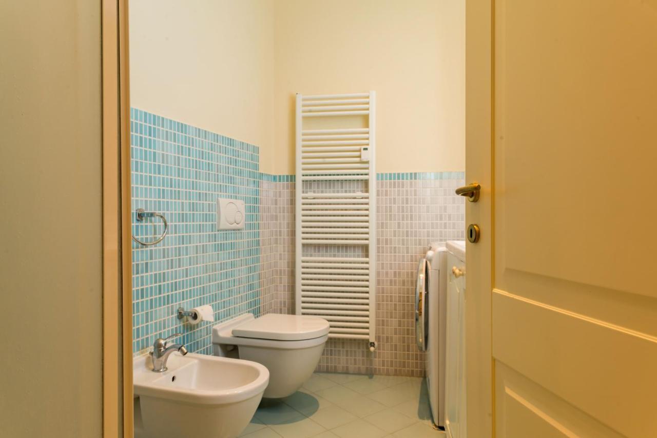 Alessandria Central Apt 10Min Walk Central Station Luaran gambar
