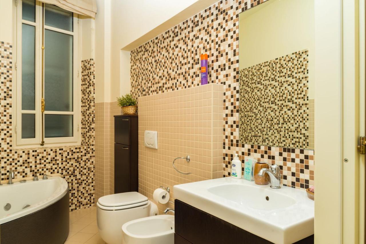 Alessandria Central Apt 10Min Walk Central Station Luaran gambar